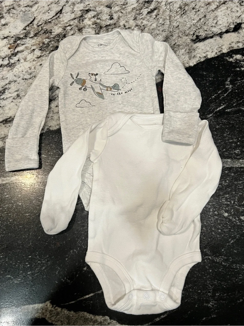 Carter’s 3M Long Sleeve Bodysuit Bundle | Airplane & Solid White Onesies